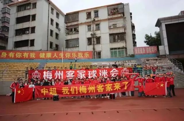 亚洲国产人成中文幕一级二级